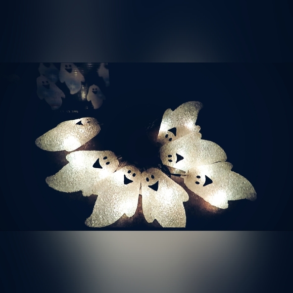 Vintage ghost twinkle lights ✨️ - Picture 3 of 3